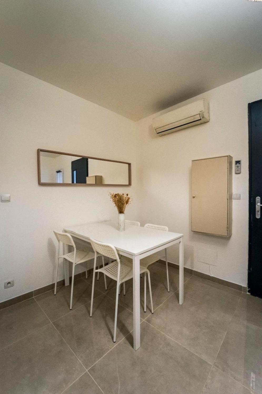 Appartement Des Carmes Ним Экстерьер фото