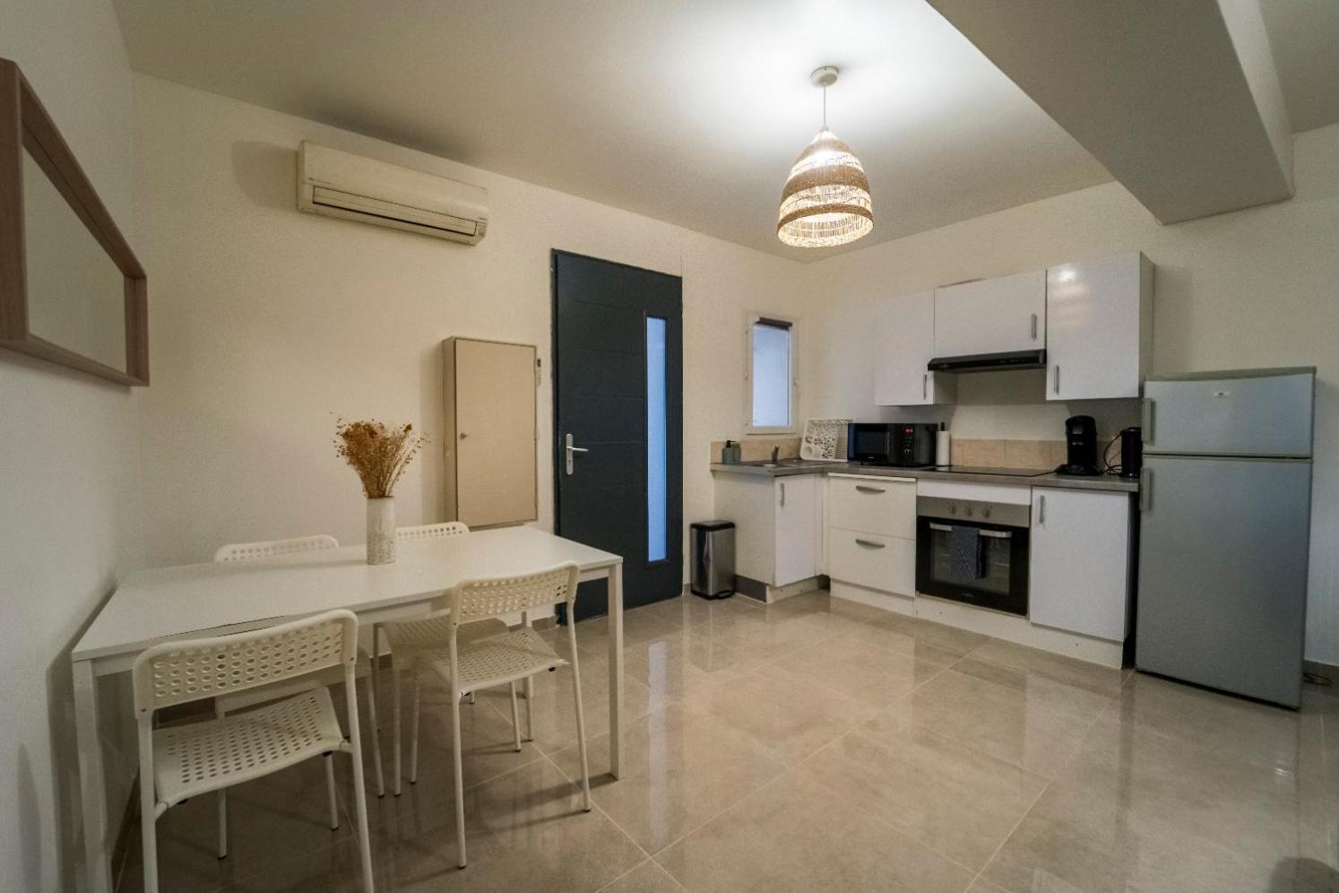 Appartement Des Carmes Ним Экстерьер фото
